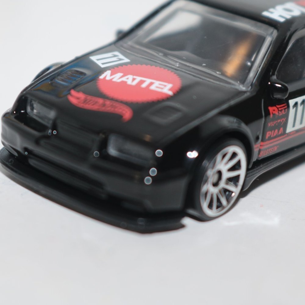 💥HP💥Hot Wheels Retro Racers 2022 1/10 1987 Ford Sierra CosworthCUSTOM keychain